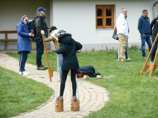 h16.jpg h16.jpg